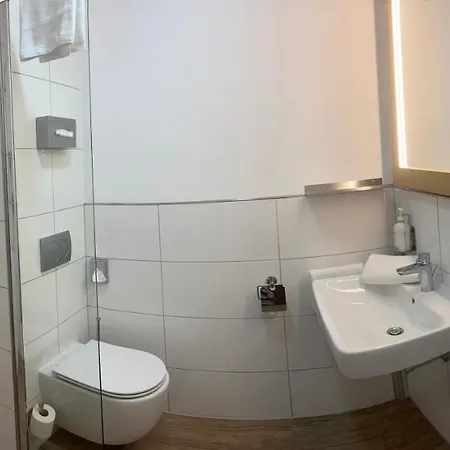 Loewen 3*