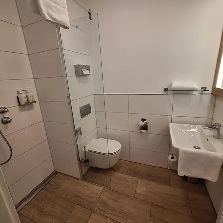 Lowen 3* Reit im Winkl